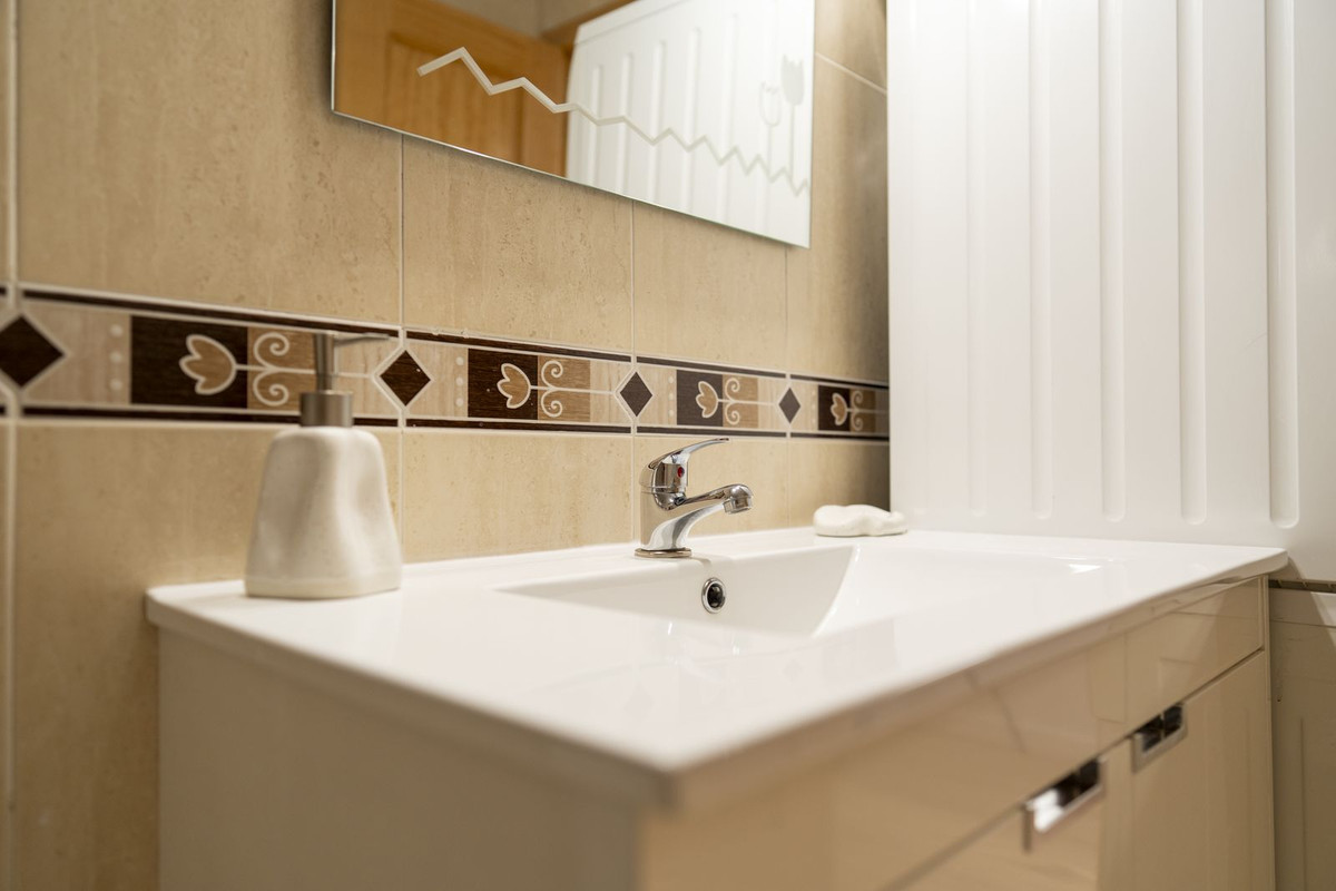Se vende Apartamento Planta Baja de 2 dormitorios en Costa Del Sol, Málaga, España