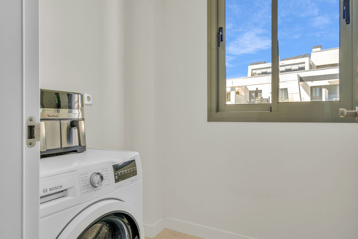 Se vende Apartamento en Planta Última de 2 dormitorios en Costa Del Sol, Málaga, España
