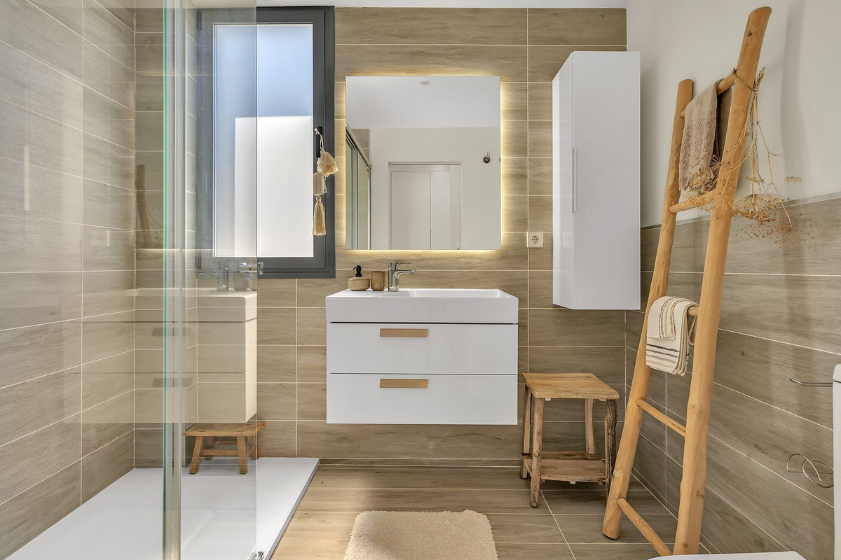 Se vende Apartamento en Planta Última de 2 dormitorios en Costa Del Sol, Málaga, España