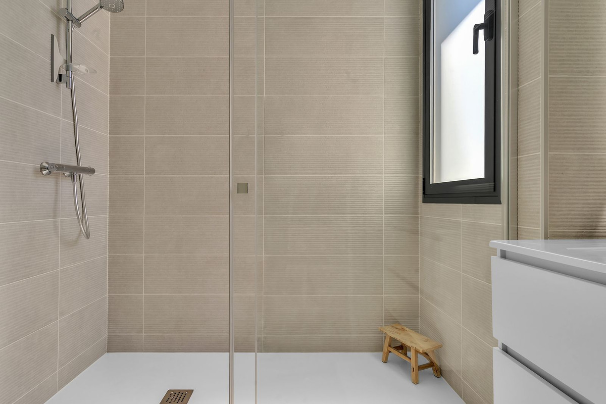 Se vende Apartamento en Planta Última de 2 dormitorios en Costa Del Sol, Málaga, España