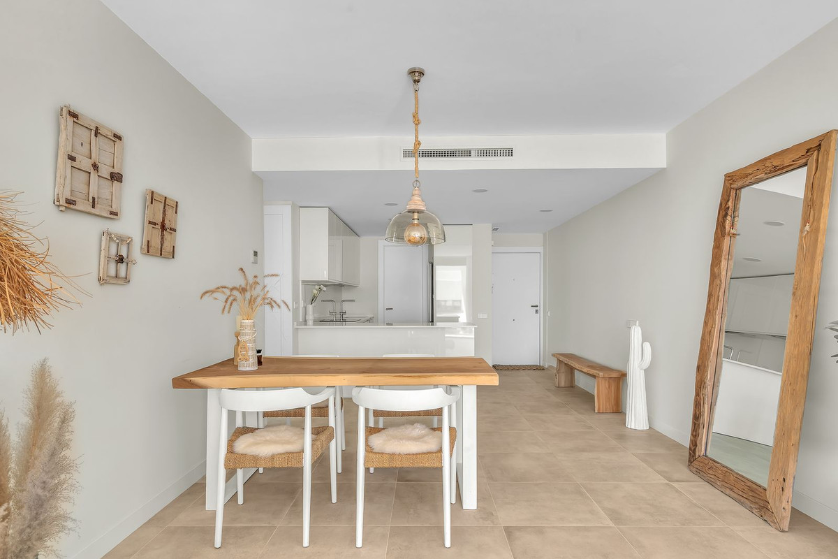 Se vende Apartamento en Planta Última de 2 dormitorios en Costa Del Sol, Málaga, España