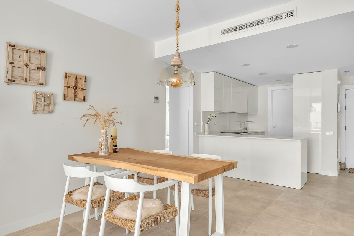 Se vende Apartamento en Planta Última de 2 dormitorios en Costa Del Sol, Málaga, España
