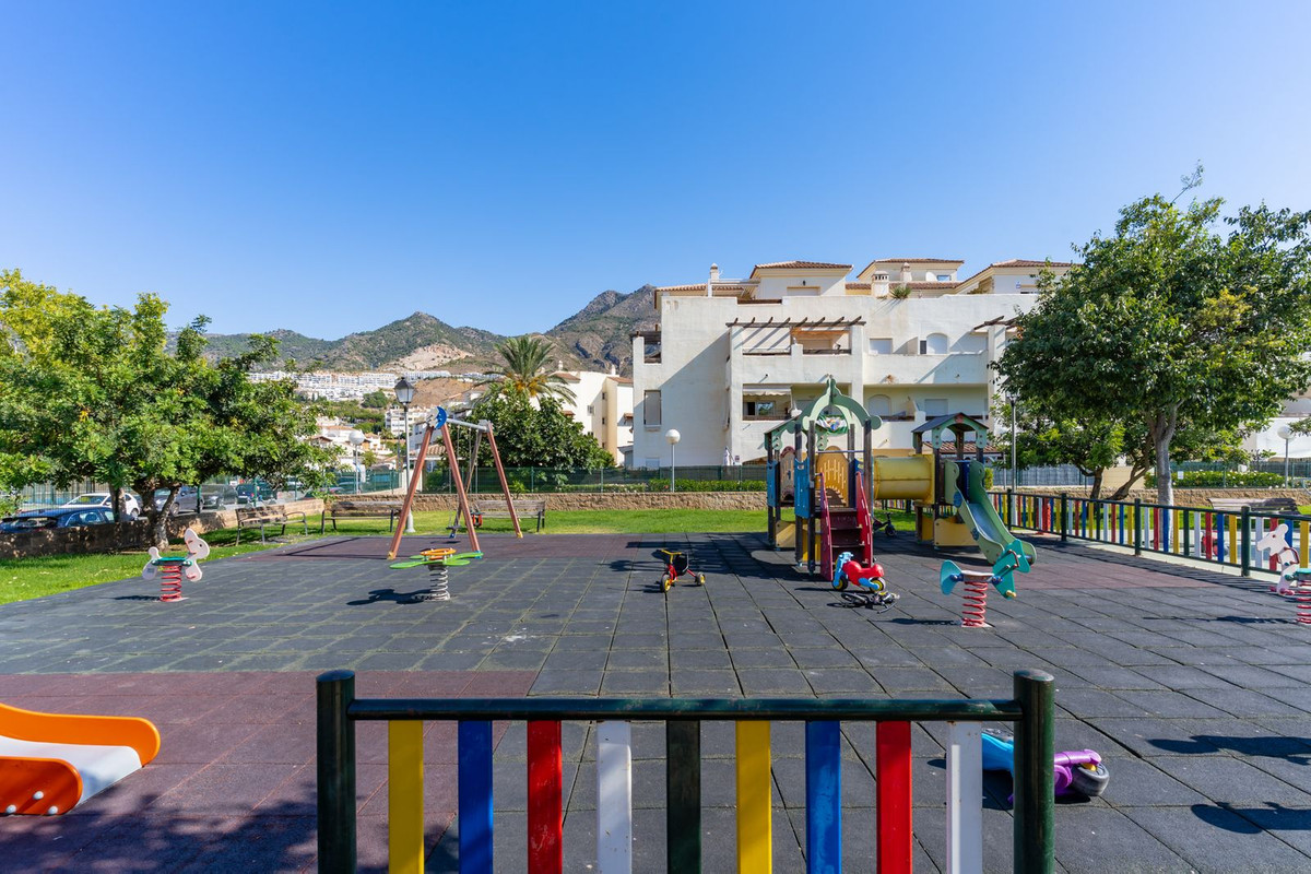 Se vende Apartamento Planta Media de 2 dormitorios en Costa Del Sol, Málaga, España
