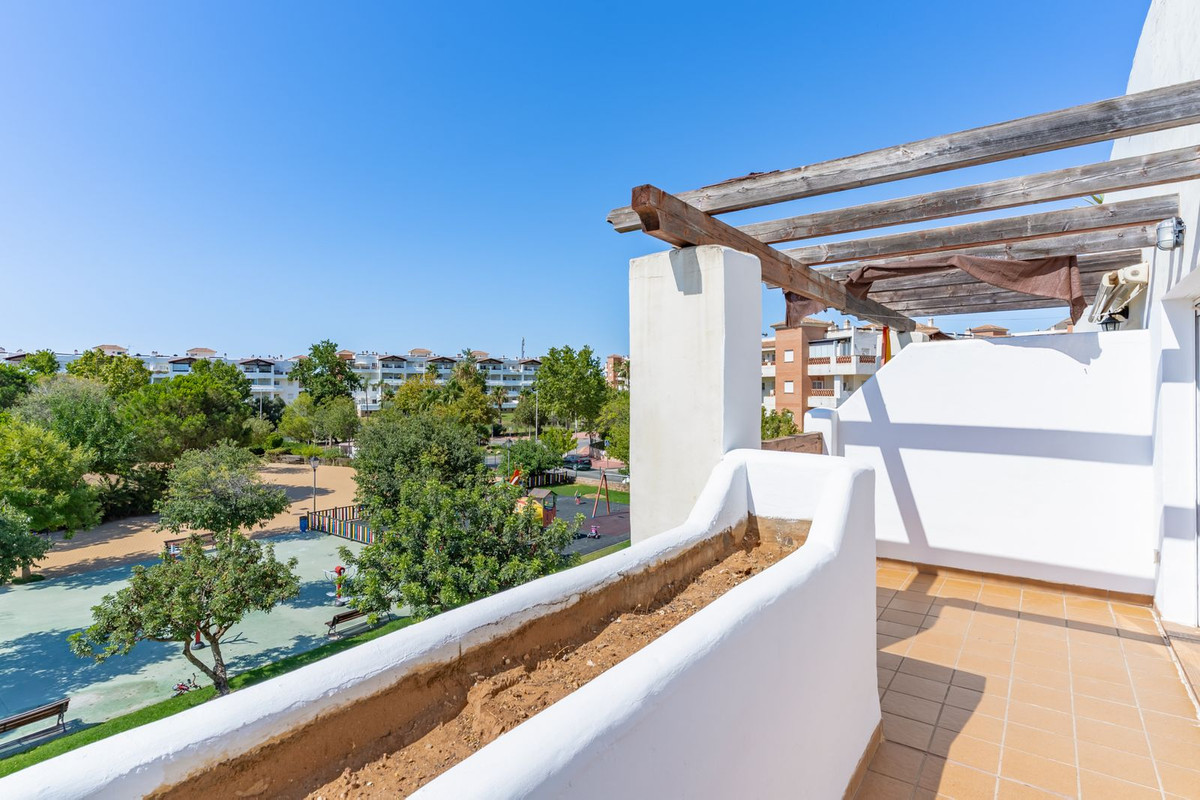 Se vende Apartamento Planta Media de 2 dormitorios en Costa Del Sol, Málaga, España
