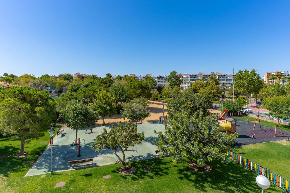 Se vende Apartamento Planta Media de 2 dormitorios en Costa Del Sol, Málaga, España
