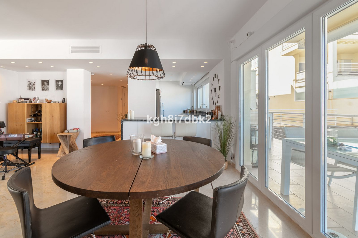 Se vende Apartamento Planta Media de 3 dormitorios en Costa Del Sol, Málaga, España