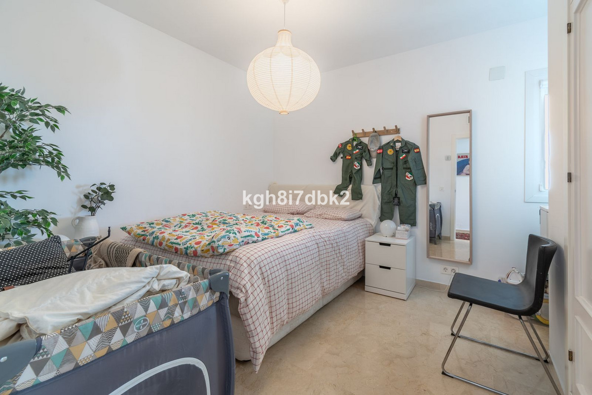 Se vende Apartamento Planta Media de 3 dormitorios en Costa Del Sol, Málaga, España