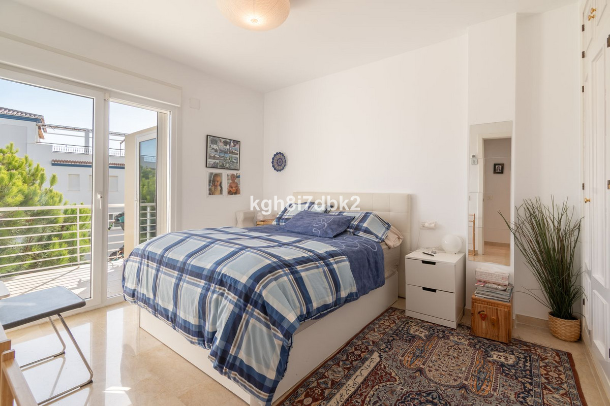 Se vende Apartamento Planta Media de 3 dormitorios en Costa Del Sol, Málaga, España