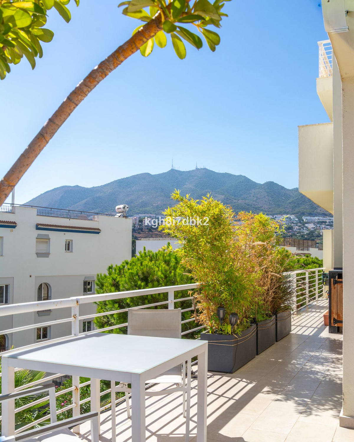 Se vende Apartamento Planta Media de 3 dormitorios en Costa Del Sol, Málaga, España