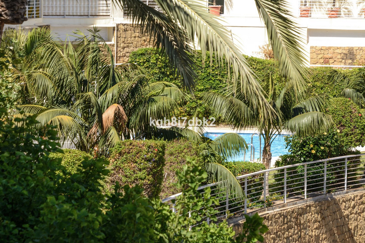 Se vende Apartamento Planta Media de 3 dormitorios en Costa Del Sol, Málaga, España
