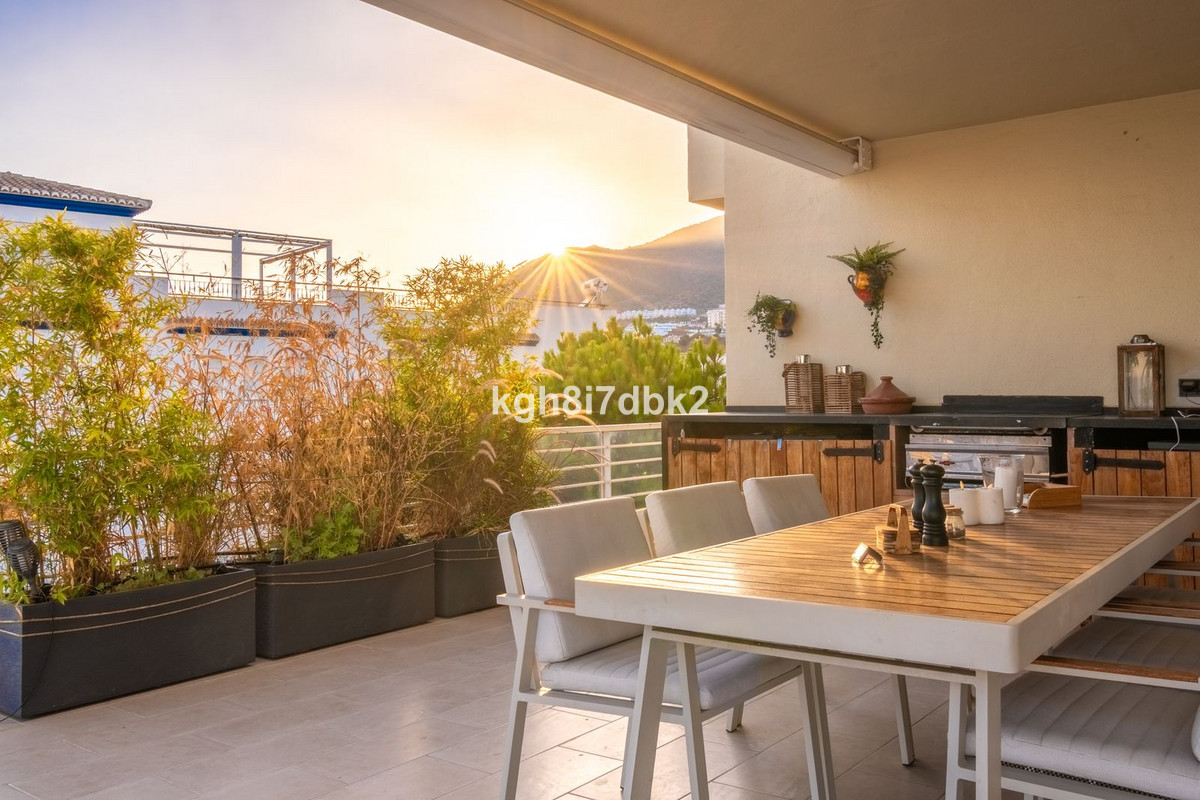 Se vende Apartamento Planta Media de 3 dormitorios en Costa Del Sol, Málaga, España