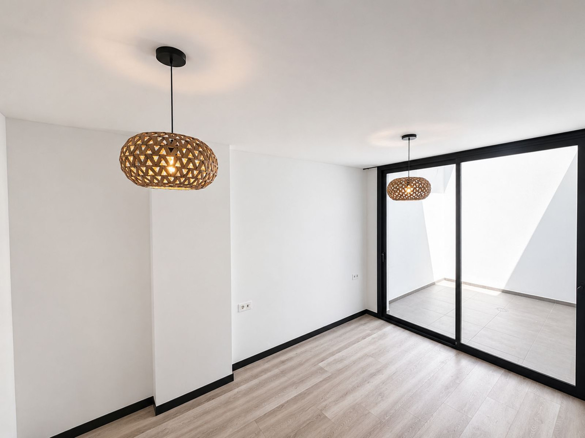 Se vende Apartamento Planta Baja de 3 dormitorios en Costa Del Sol, Málaga, España