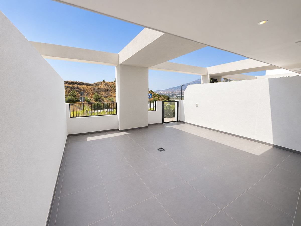 Se vende Apartamento Planta Baja de 3 dormitorios en Costa Del Sol, Málaga, España