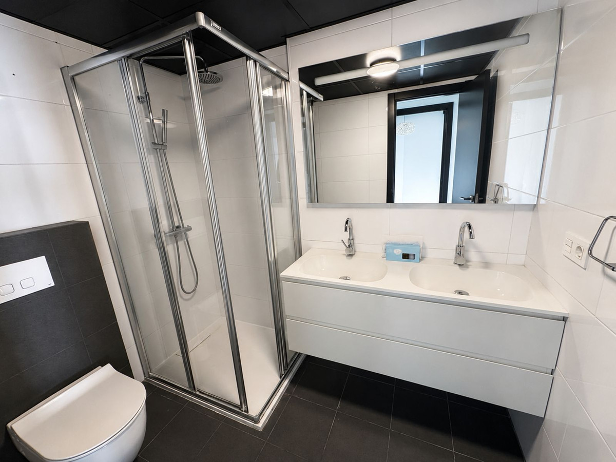 Se vende Apartamento Planta Baja de 3 dormitorios en Costa Del Sol, Málaga, España