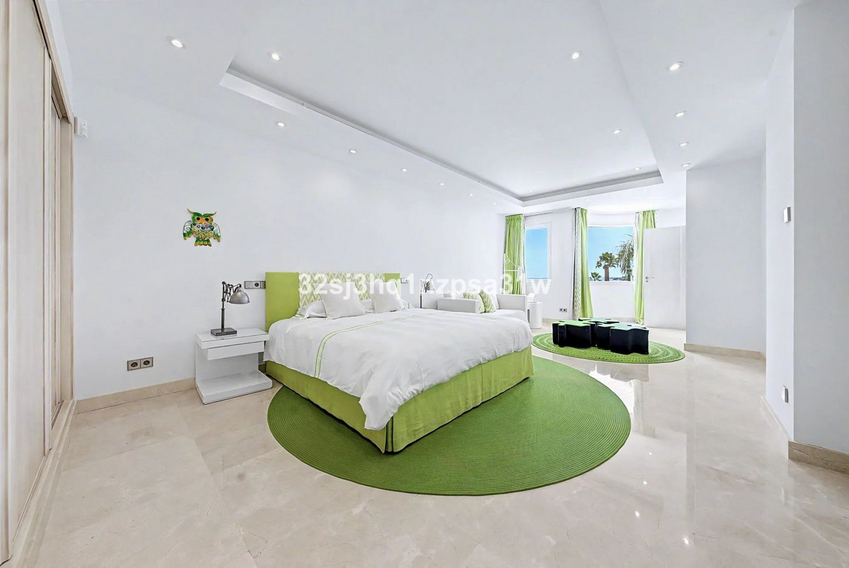 6 Bed Apartment for sale in Puerto Banús Costa Del Sol, Málaga, Spain