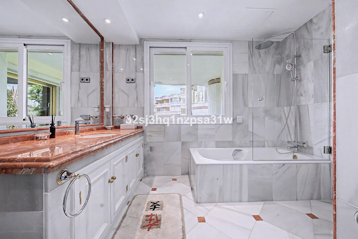 6 Bed Apartment for sale in Puerto Banús Costa Del Sol, Málaga, Spain