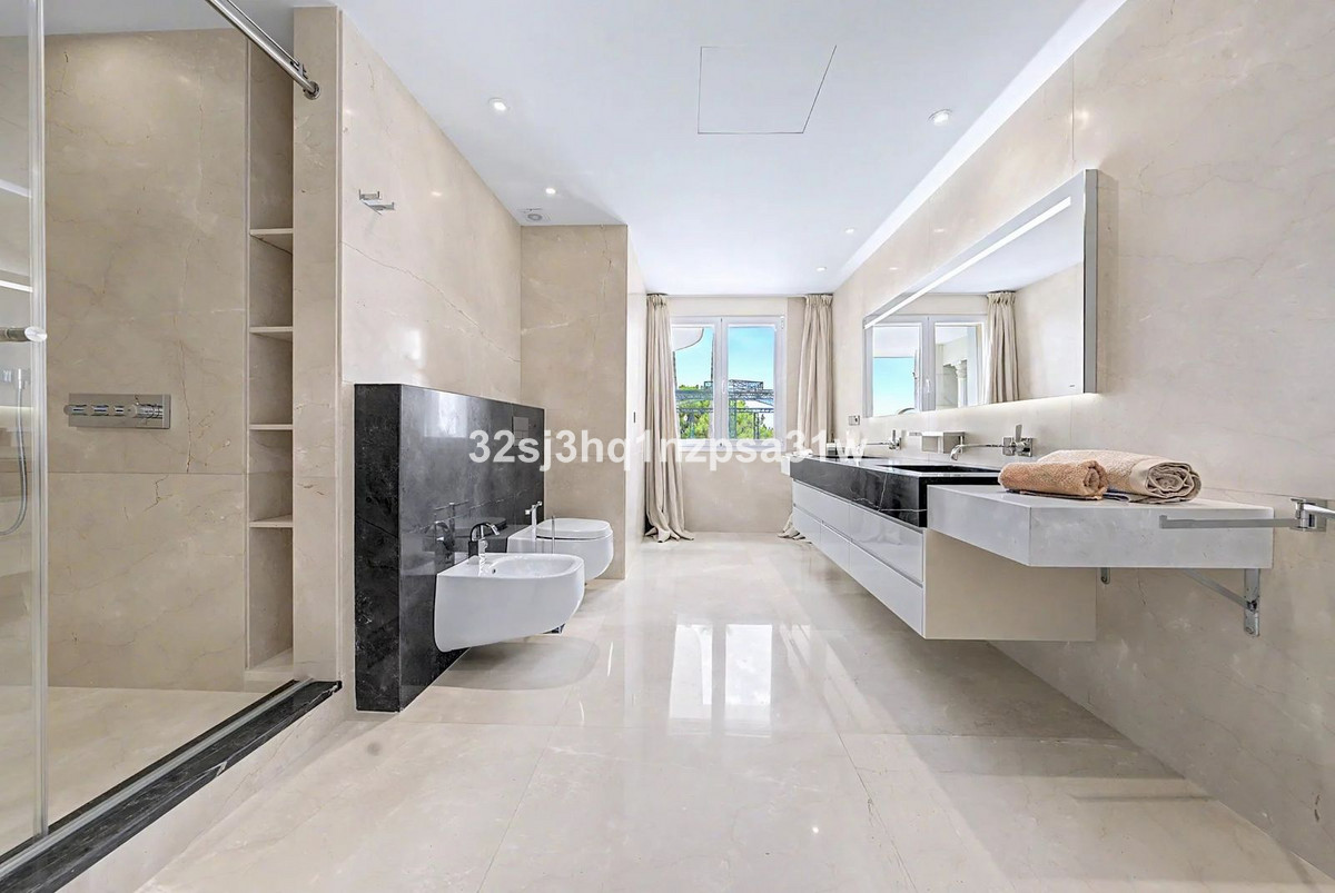 6 Bed Apartment for sale in Puerto Banús Costa Del Sol, Málaga, Spain
