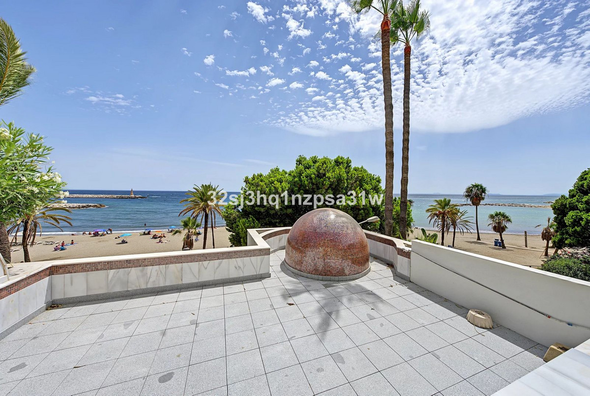 6 Bed Apartment for sale in Puerto Banús Costa Del Sol, Málaga, Spain
