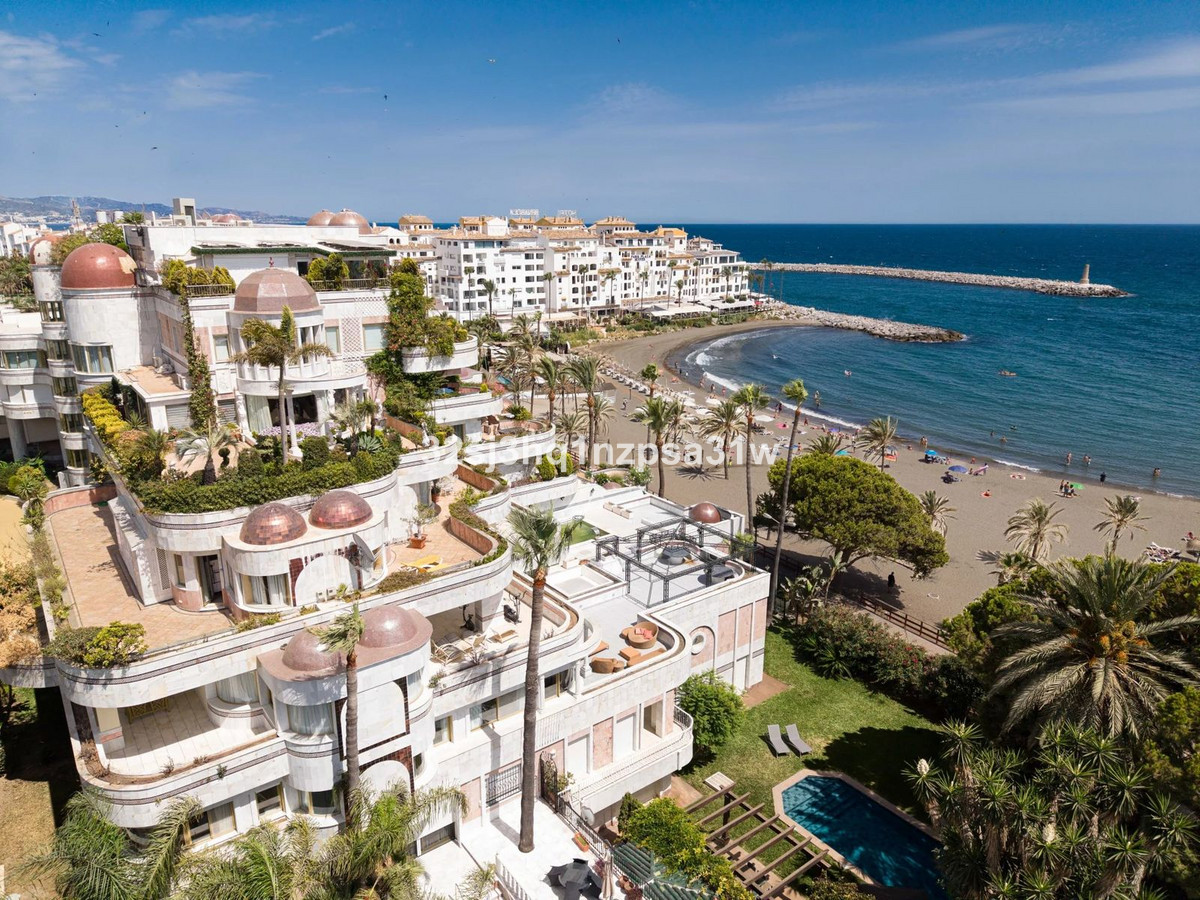 6 Bed Apartment for sale in Puerto Banús Costa Del Sol, Málaga, Spain