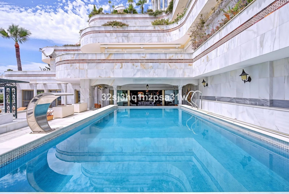 6 Bed Apartment for sale in Puerto Banús Costa Del Sol, Málaga, Spain