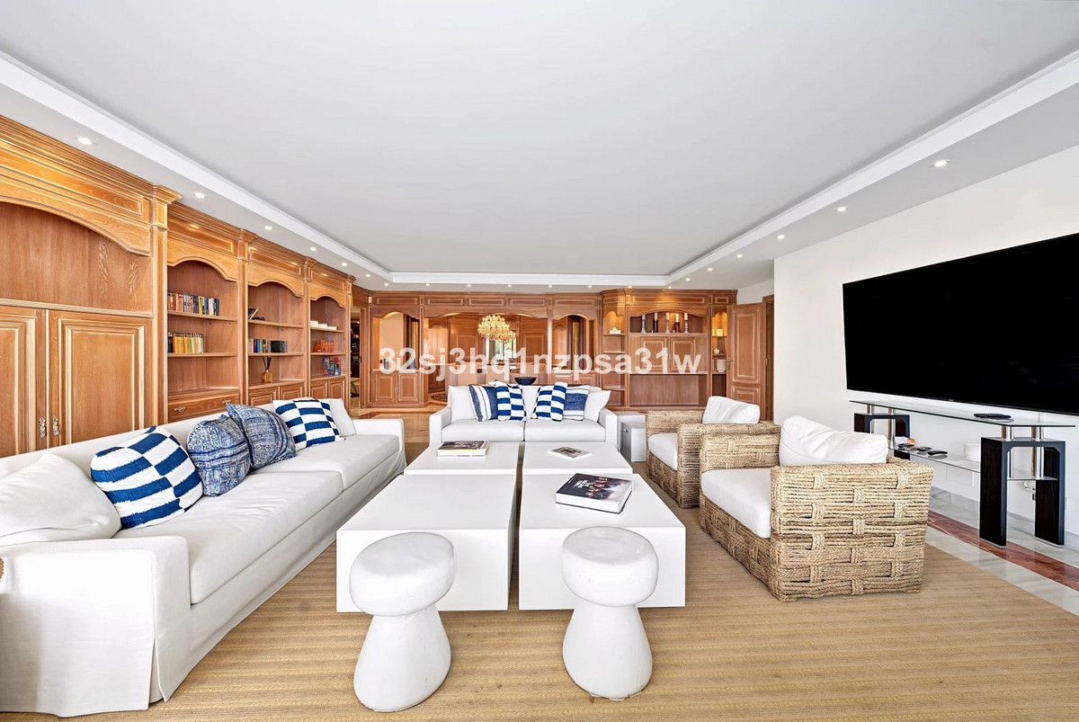 6 Bed Apartment for sale in Puerto Banús Costa Del Sol, Málaga, Spain