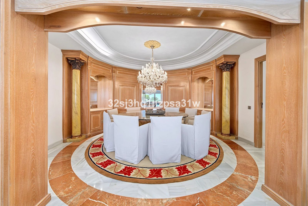 6 Bed Apartment for sale in Puerto Banús Costa Del Sol, Málaga, Spain