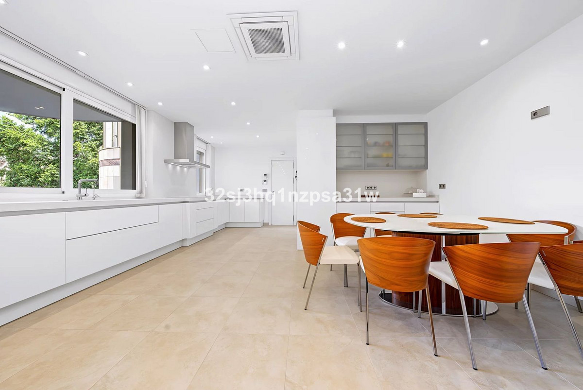 6 Bed Apartment for sale in Puerto Banús Costa Del Sol, Málaga, Spain