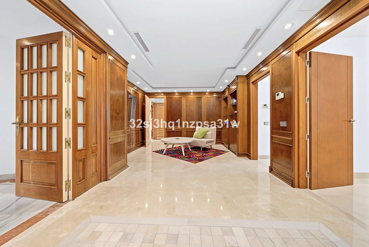 6 Bed Apartment for sale in Puerto Banús Costa Del Sol, Málaga, Spain
