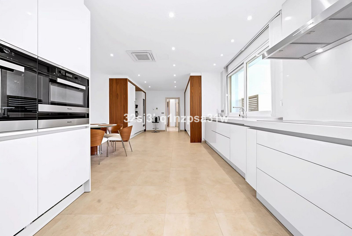 6 Bed Apartment for sale in Puerto Banús Costa Del Sol, Málaga, Spain