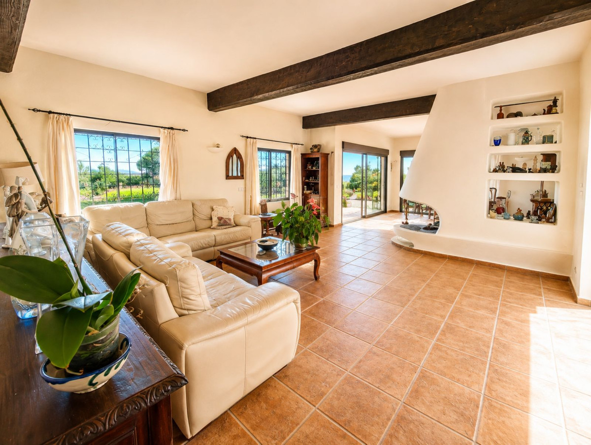 4 Bed Townhouse for sale in Estepona Costa Del Sol, Málaga, Spain