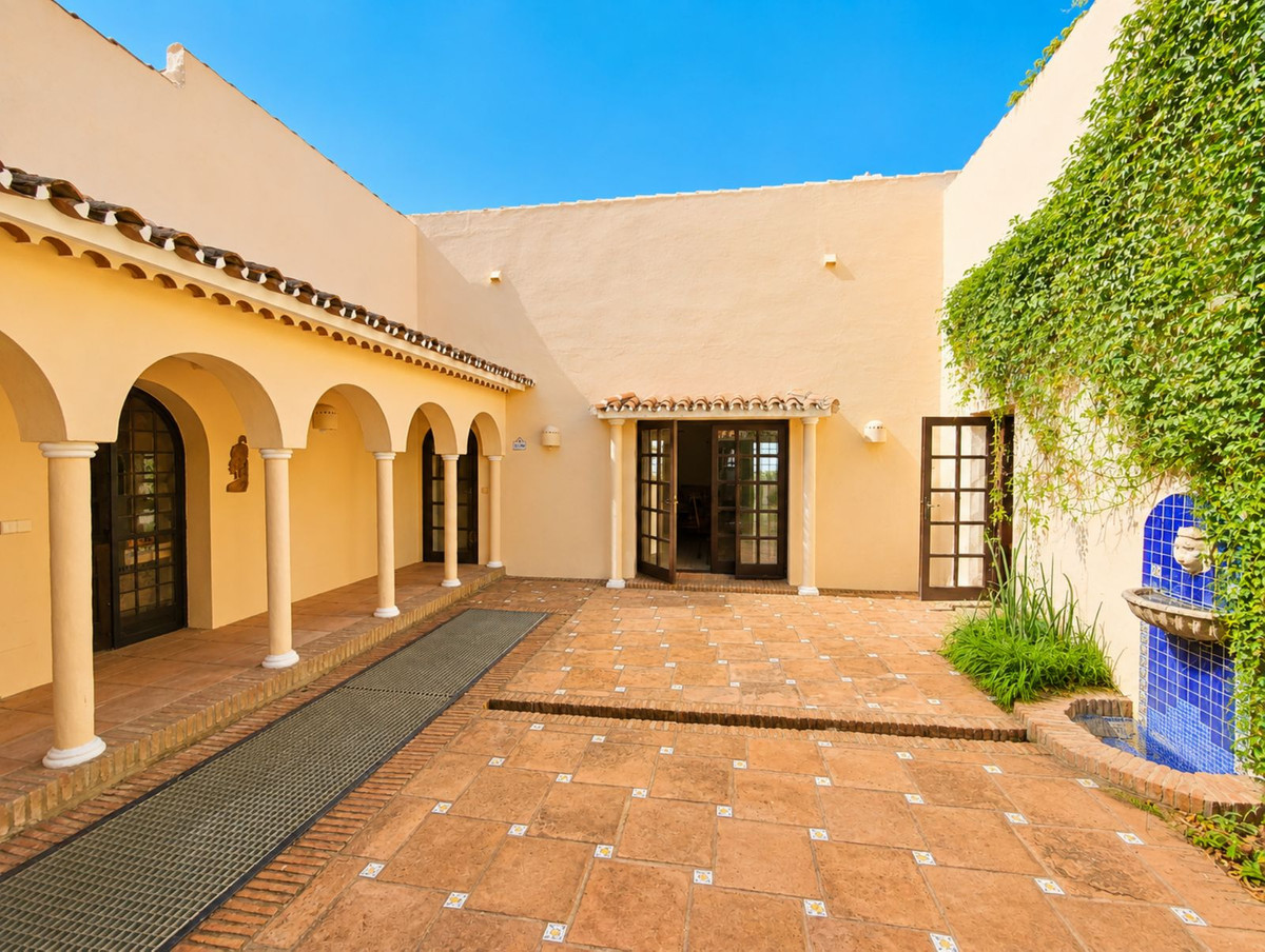4 Bed Townhouse for sale in Estepona Costa Del Sol, Málaga, Spain