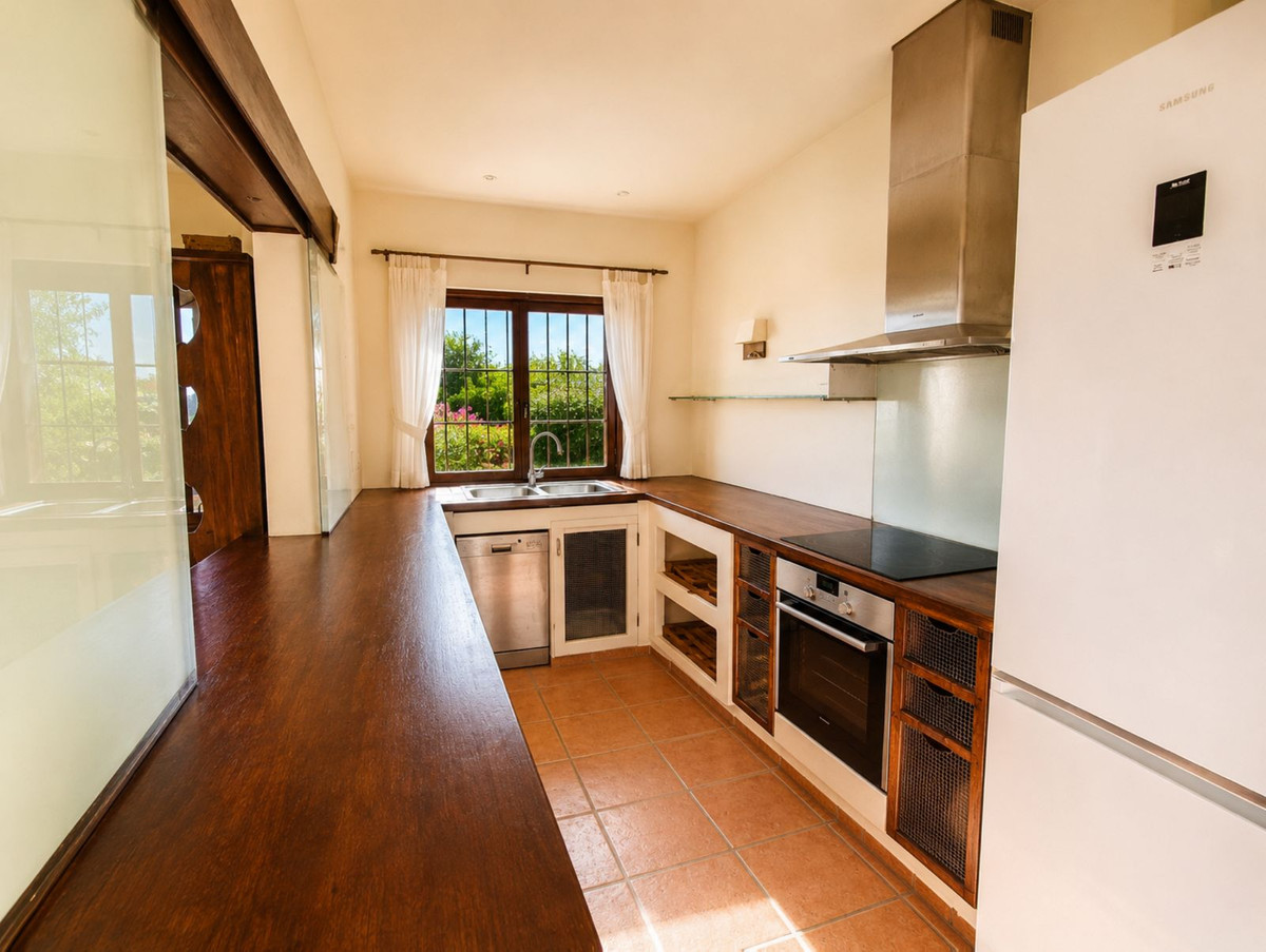 4 Bed Townhouse for sale in Estepona Costa Del Sol, Málaga, Spain