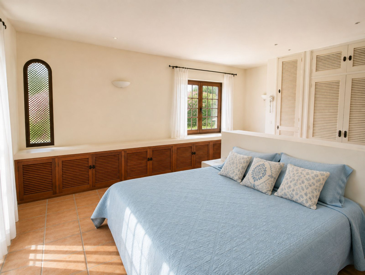 4 Bed Townhouse for sale in Estepona Costa Del Sol, Málaga, Spain