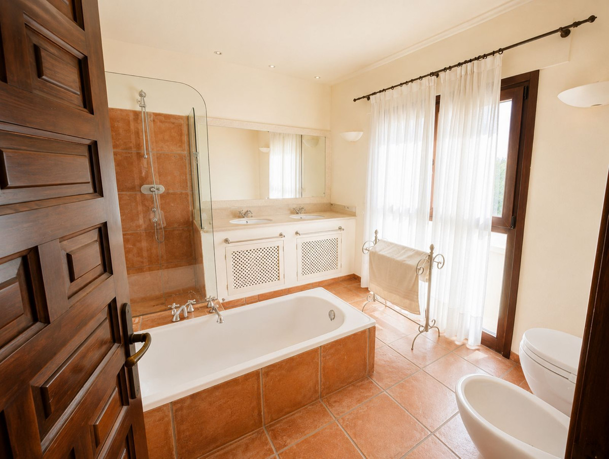 4 Bed Townhouse for sale in Estepona Costa Del Sol, Málaga, Spain