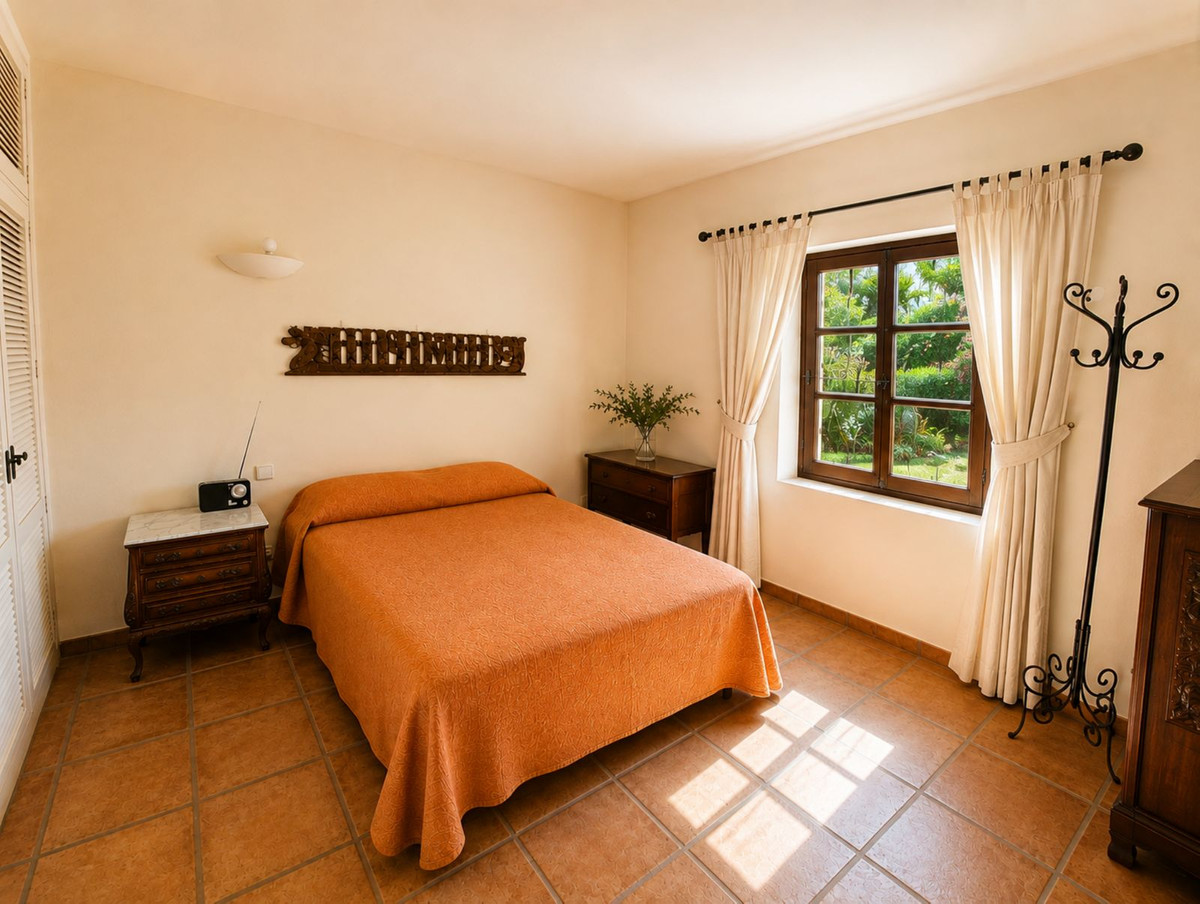 4 Bed Townhouse for sale in Estepona Costa Del Sol, Málaga, Spain