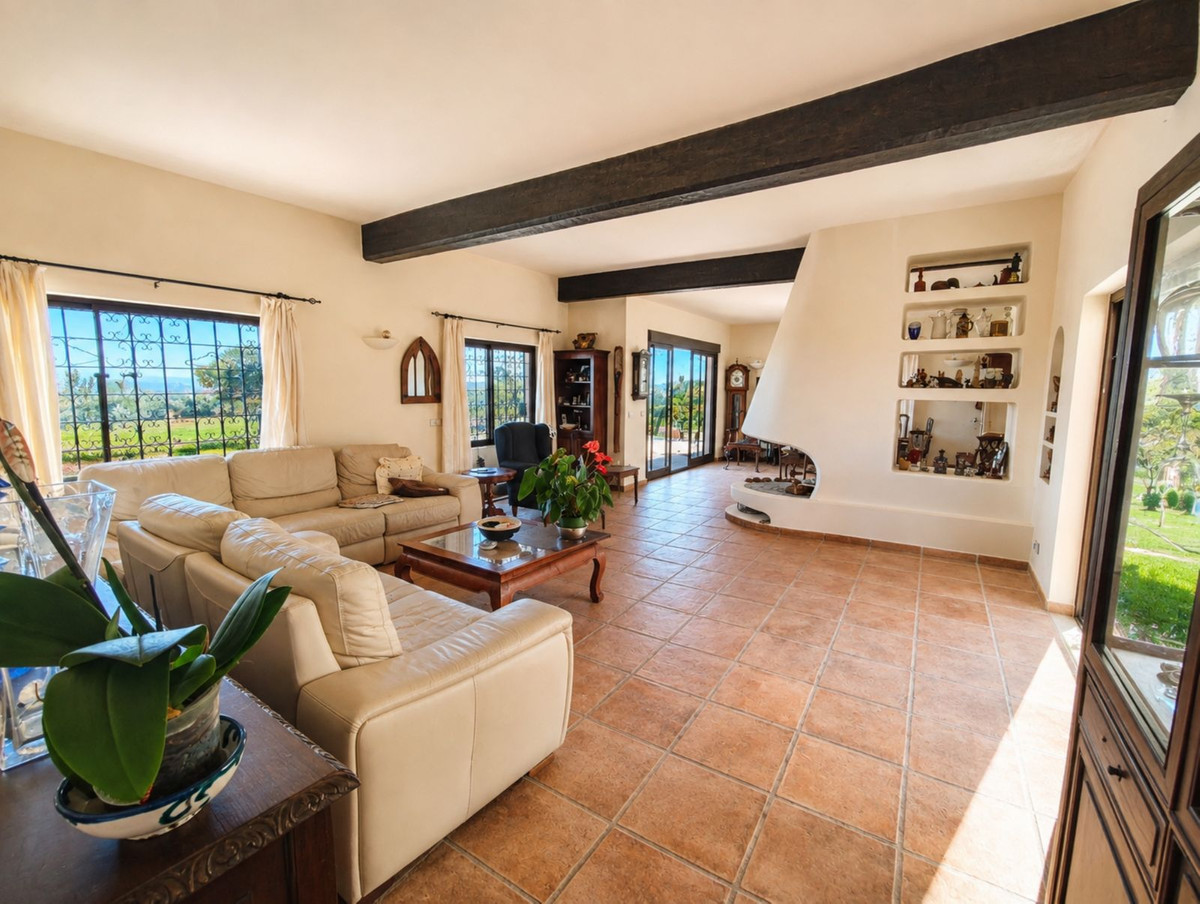 4 Bed Townhouse for sale in Estepona Costa Del Sol, Málaga, Spain