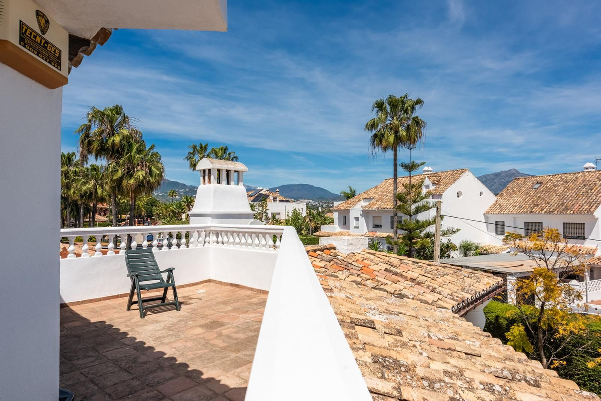 3 Bed Townhouse for sale in Estepona Costa Del Sol, Málaga, Spain