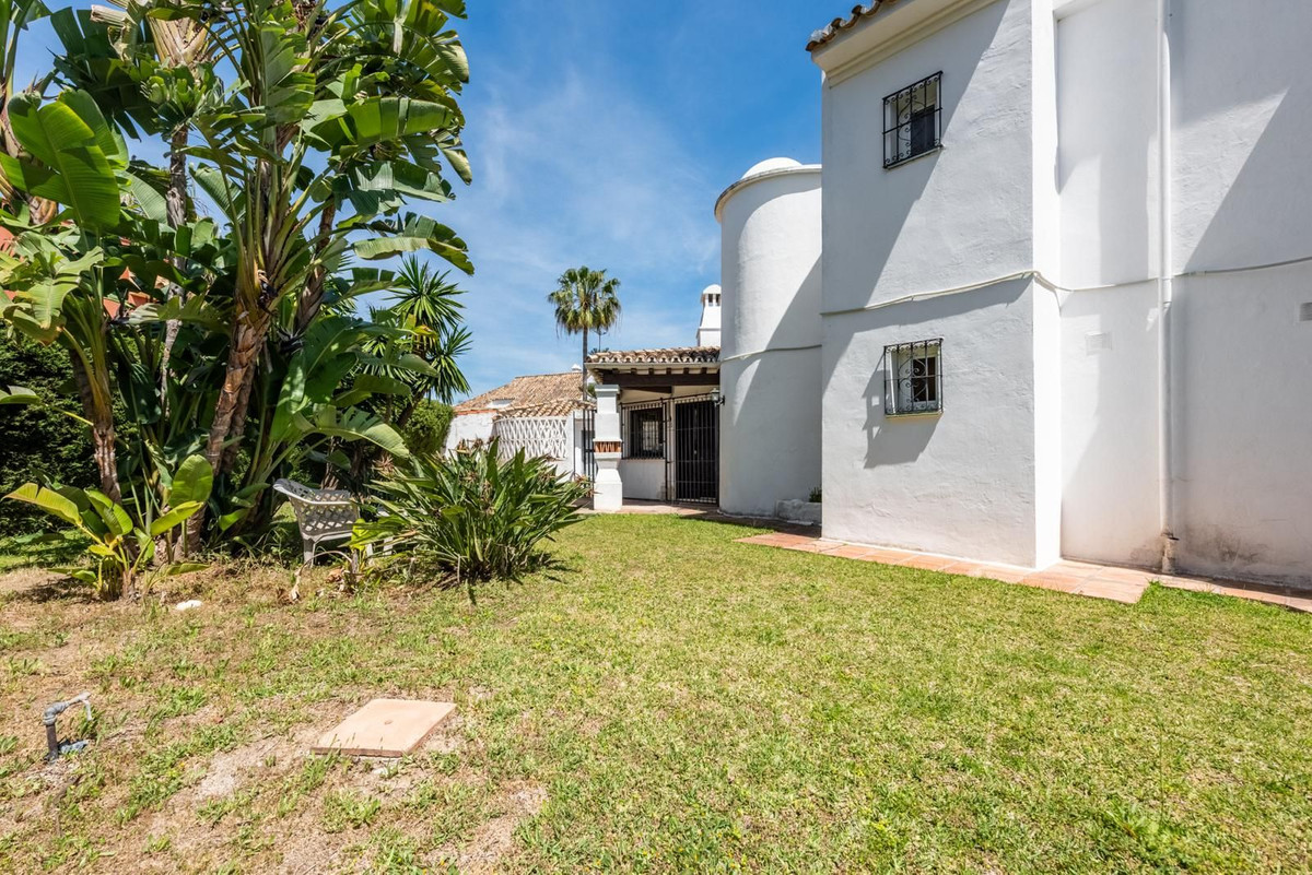 3 Bed Townhouse for sale in Estepona Costa Del Sol, Málaga, Spain