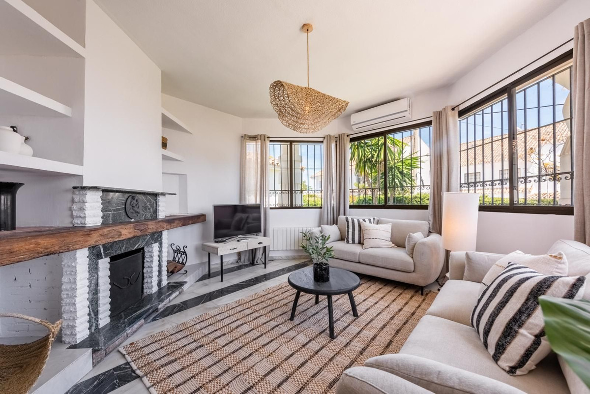 3 Bed Townhouse for sale in Estepona Costa Del Sol, Málaga, Spain