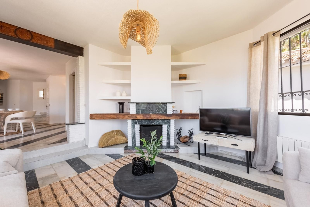 3 Bed Townhouse for sale in Estepona Costa Del Sol, Málaga, Spain