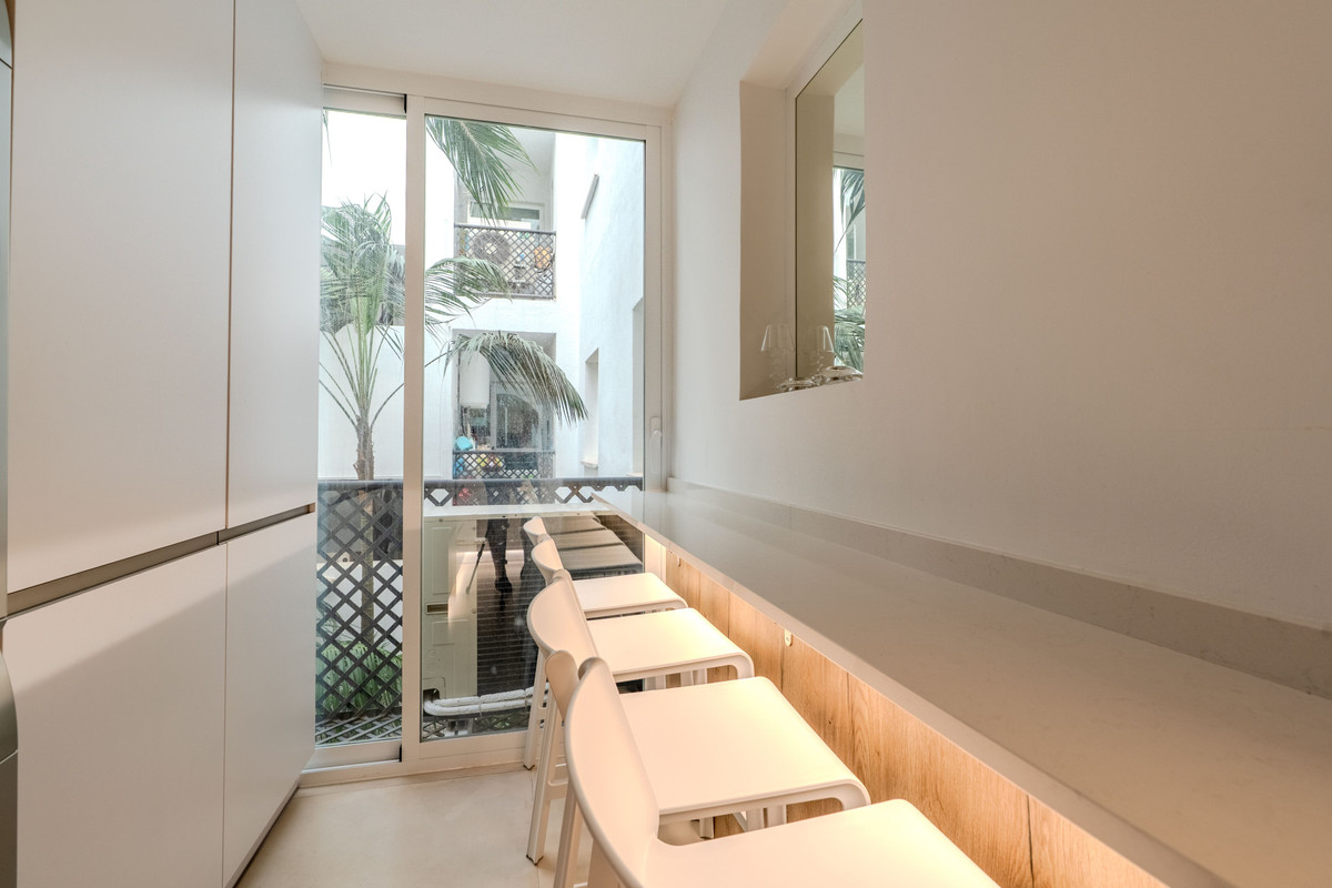 Se vende Apartamento Planta Media de 2 dormitorios en Costa Del Sol, Málaga, España