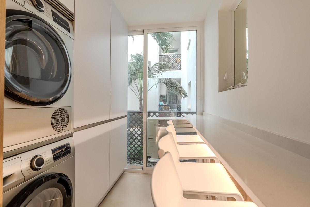 Se vende Apartamento Planta Media de 2 dormitorios en Costa Del Sol, Málaga, España