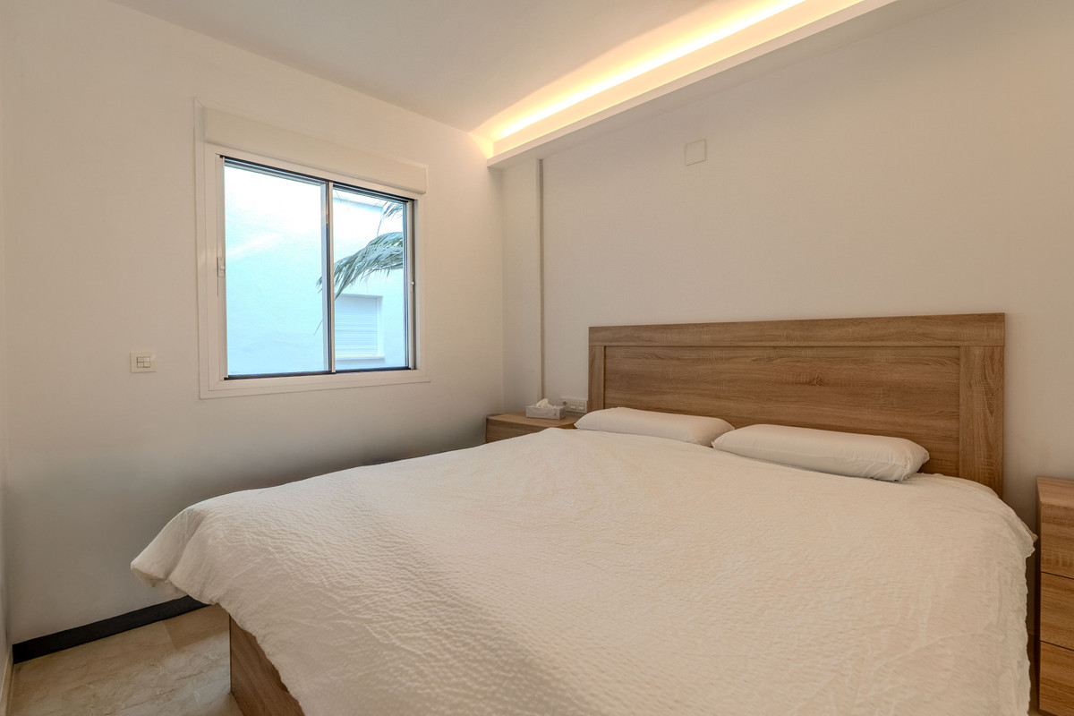 Se vende Apartamento Planta Media de 2 dormitorios en Costa Del Sol, Málaga, España