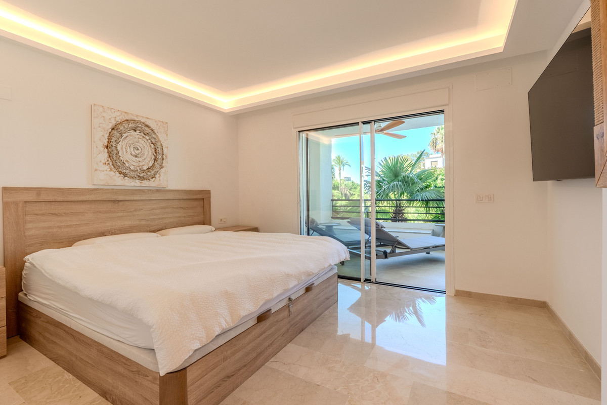 Se vende Apartamento Planta Media de 2 dormitorios en Costa Del Sol, Málaga, España