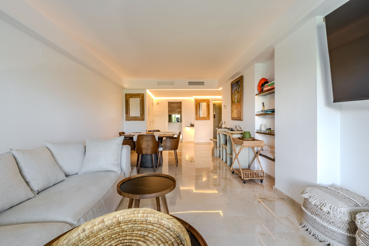 Se vende Apartamento Planta Media de 2 dormitorios en Costa Del Sol, Málaga, España