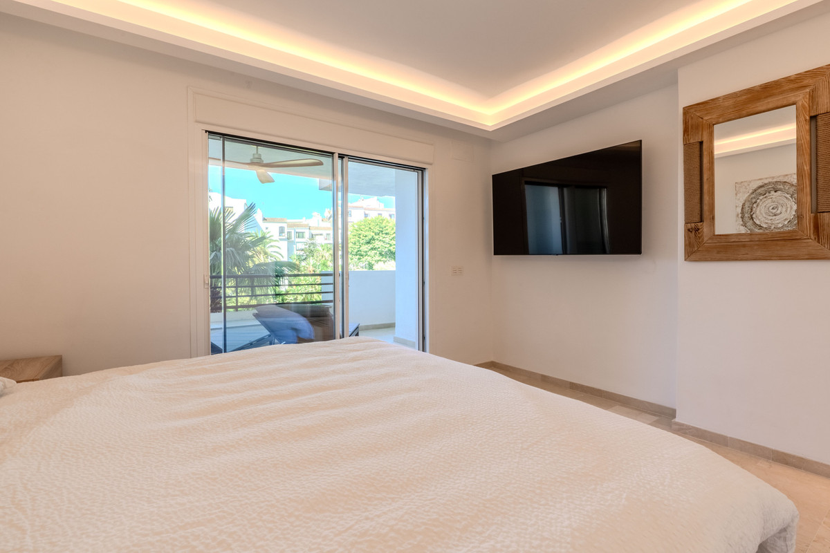 Se vende Apartamento Planta Media de 2 dormitorios en Costa Del Sol, Málaga, España