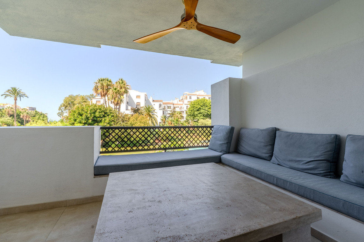 Se vende Apartamento Planta Media de 2 dormitorios en Costa Del Sol, Málaga, España
