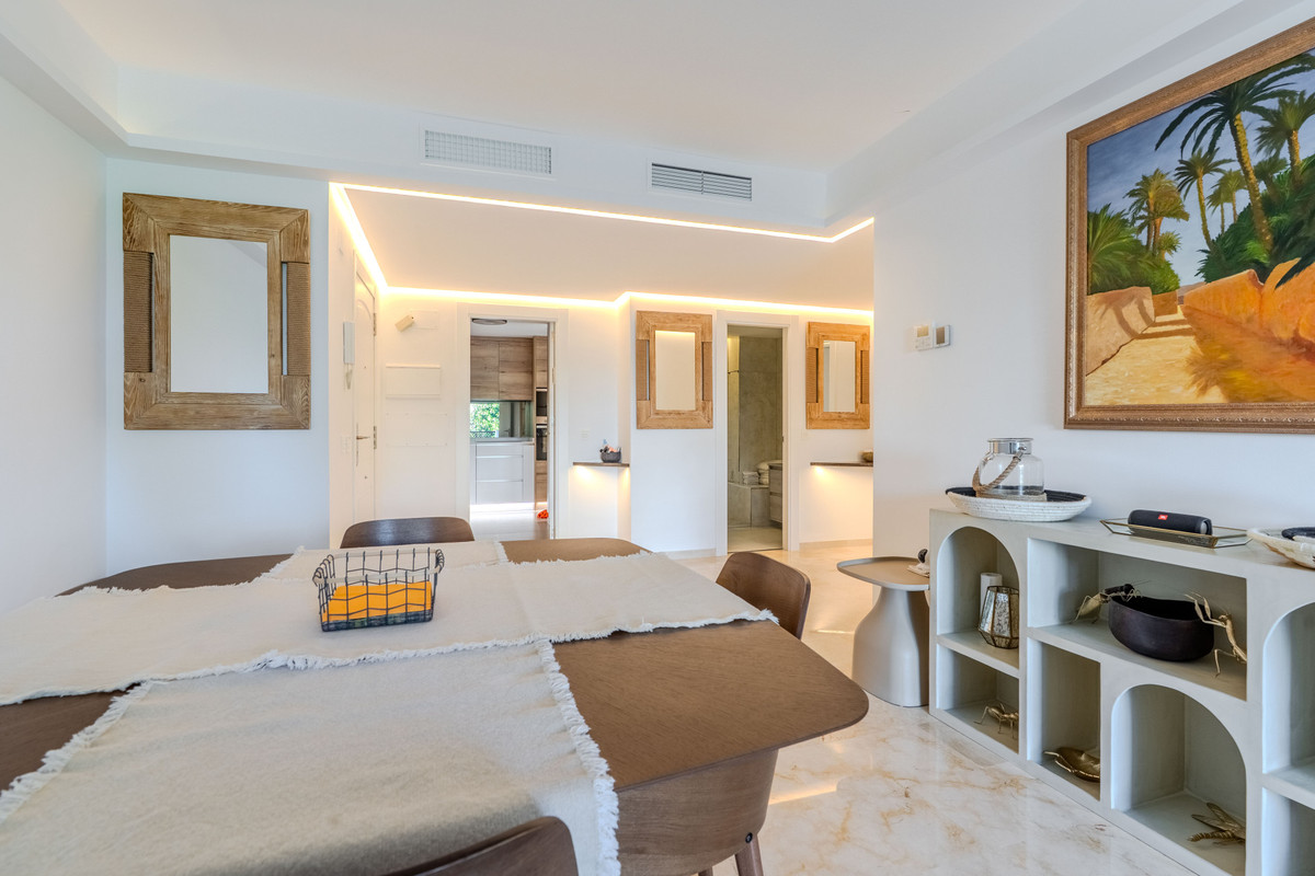 Se vende Apartamento Planta Media de 2 dormitorios en Costa Del Sol, Málaga, España