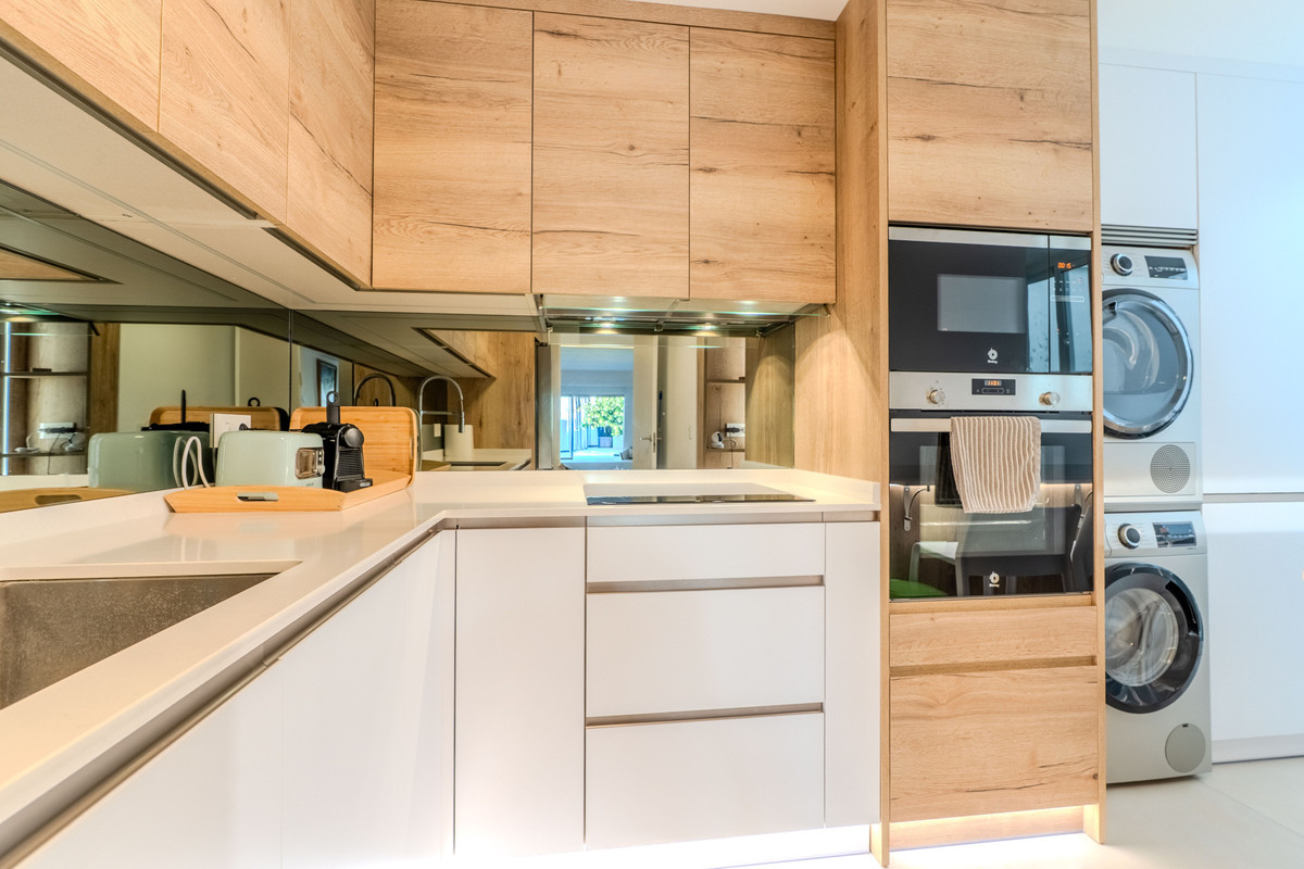 Se vende Apartamento Planta Media de 2 dormitorios en Costa Del Sol, Málaga, España