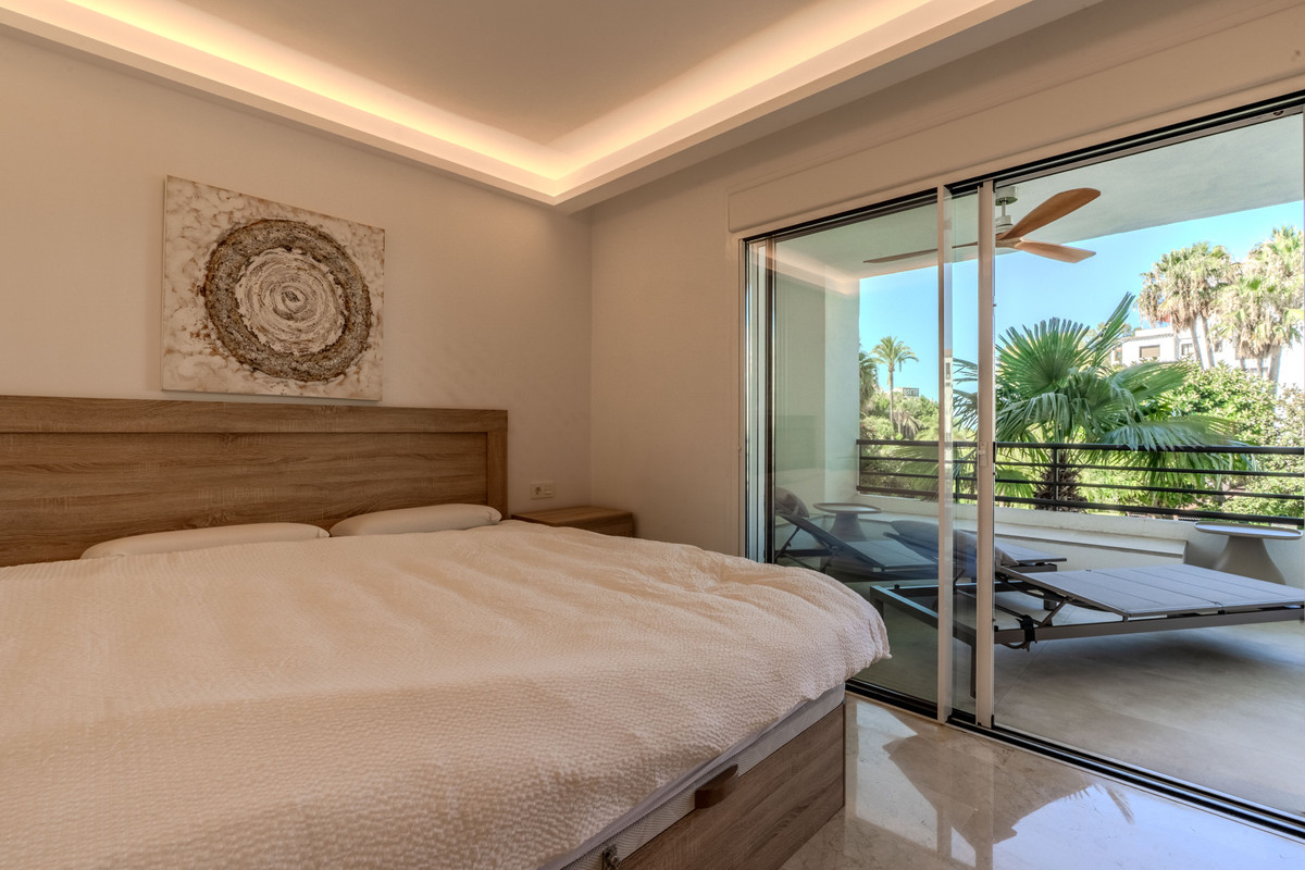 Se vende Apartamento Planta Media de 2 dormitorios en Costa Del Sol, Málaga, España